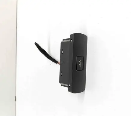 Volvo XC90 Tailgate/boot open switch button P32350330 32350330
