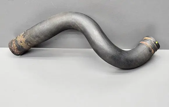 Engine coolant pipe/hose