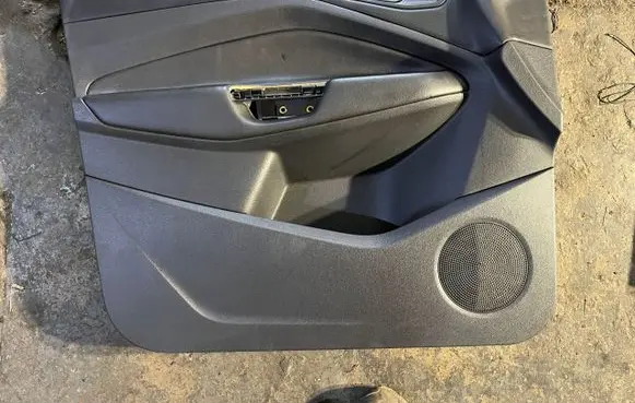 Ford Kuga II Front door card panel trim braknumeruczci
