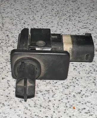 BMW 5 E39 Bonnet alarm switch sensor 8352229