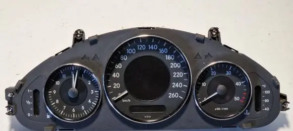 Mercedes-Benz CLS C218 AMG Speedometer (instrument cluster) A2195403711 002194 1100803280