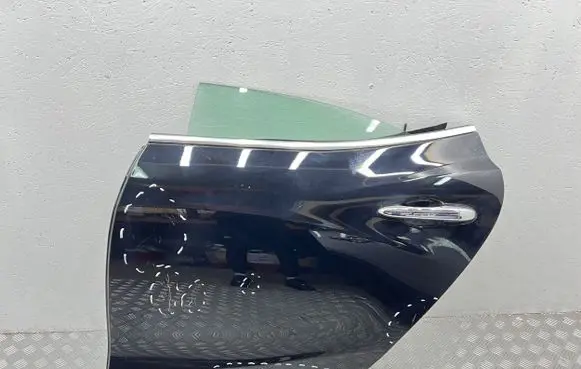 Maserati Ghibli Rear door