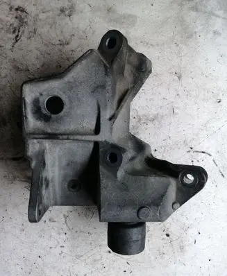 Volvo S80 Engine mounting bracket 6G926P096FC