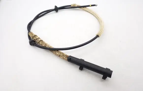 Volkswagen Touareg I Engine bonnet/hood lock release cable 7L6823535C