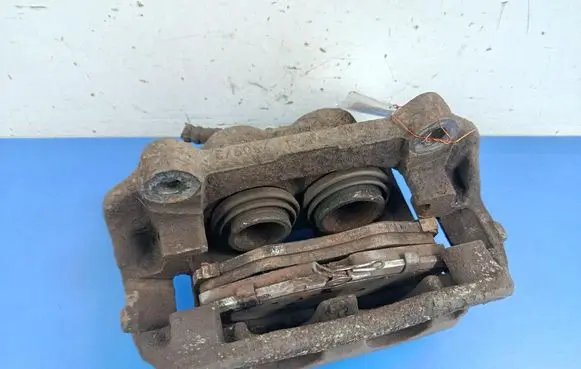 Front brake caliper
