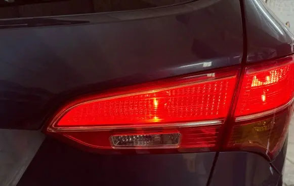 Tailgate rear/tail lights