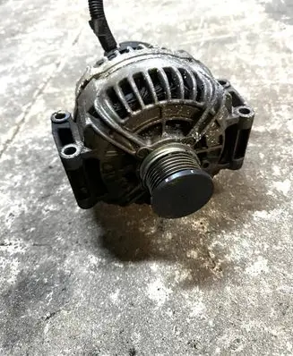 Mercedes-Benz Vito Viano W639 Generator/alternator A0131542102 0281011791