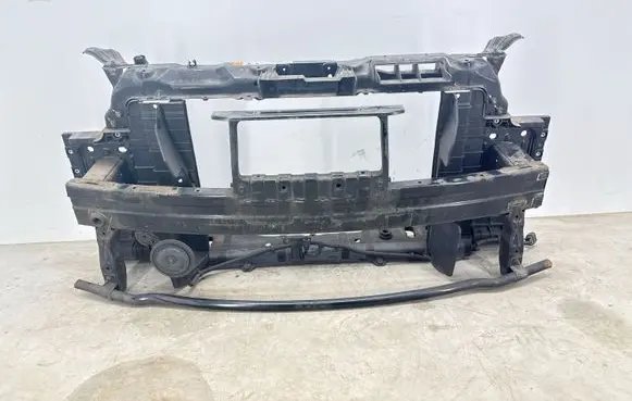 Hyundai i30 Radiator support slam panel
