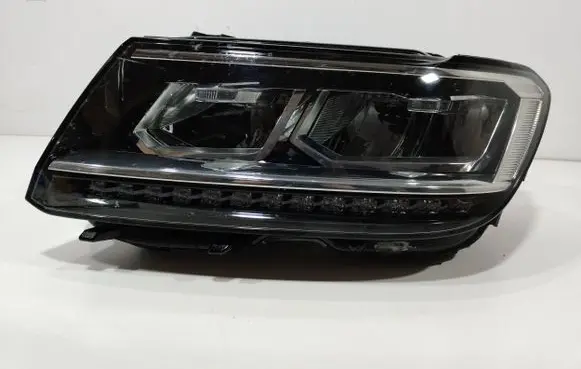 Volkswagen Tiguan Headlight/headlamp 5NB941035B