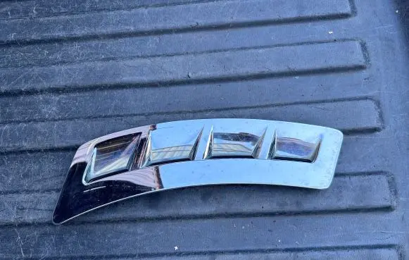 Infiniti FX Fender grill 638251CA0A 638251CB0A