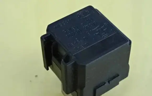 Nissan Primera Other relay 252309F915