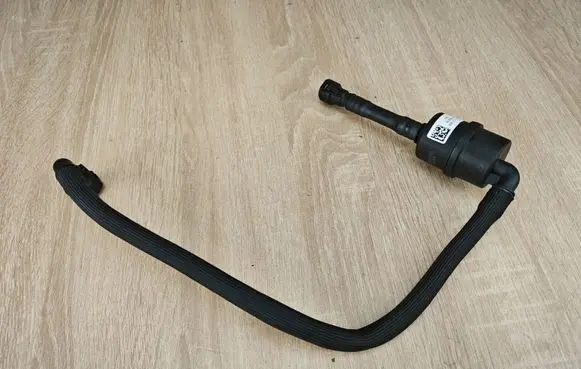 BMW 8 G16 Vacuum line/pipe/hose 8672524