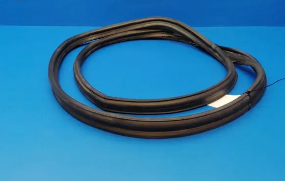 Cadillac CTS Trunk rubber seal (body) 