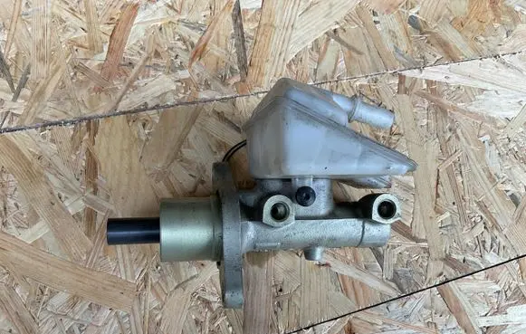 Ford Focus C-MAX Master brake cylinder 03350886401