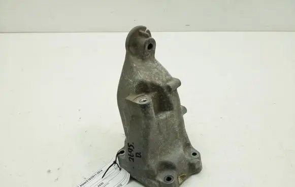 Mercedes-Benz CLS C218 X218 Engine mounting bracket A6512233504