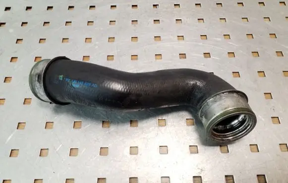 Volkswagen New Beetle Intercooler hose/pipe 1J0145828AD