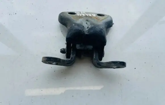 Rover 45 Rear door lower hinge