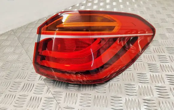 BMW 2 F46 Rear/tail lights F03536000E 7330474
