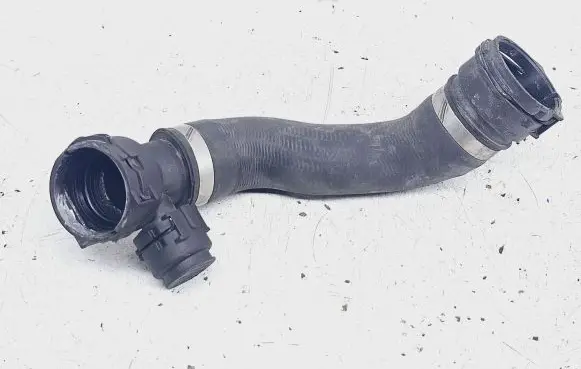 BMW 5 GT F07 Engine coolant pipe/hose 7799184 7807157