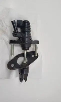 Toyota RAV 4 (XA40) Clutch master cylinder 51009 0256 11190
