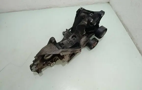 Audi A5 Sportback 8TA Generator/alternator bracket 03L903143