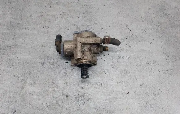 Volkswagen Jetta V Fuel injection high pressure pump 03C127025R
