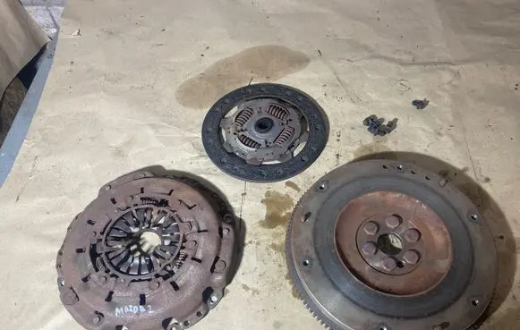 Mazda 2 Clutch set kit 98MM6375BA 2S617550E E5911