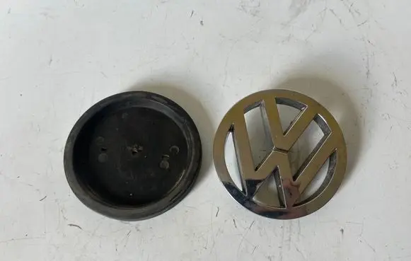 Volkswagen Transporter - Caravelle T4 Manufacturer badge logo/emblem 701853601F