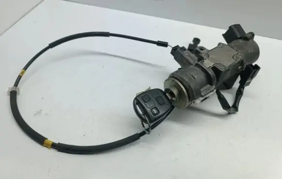Toyota Avensis T250 Ignition lock 450200504 N05015177