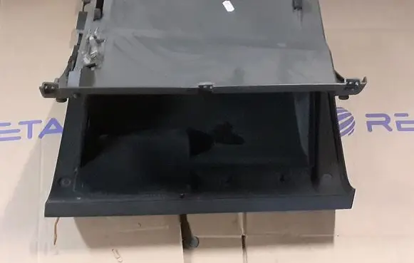 Opel Vectra C Glove box 13245770