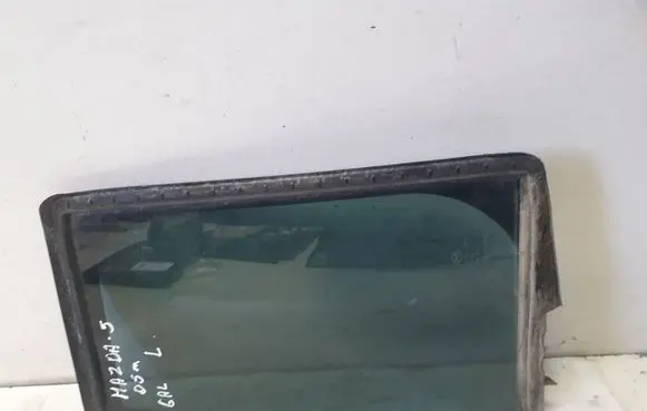 Mazda 5 Sliding door window/glass E643R003021
