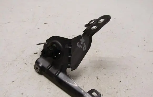 BMW X3 F25 Fender mounting bracket 75806120