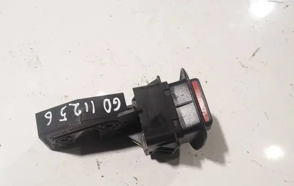 Volkswagen PASSAT B5 Seat back rest lock catch 8B0885738