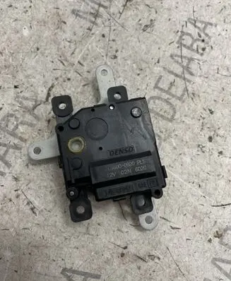 Lexus CT 200H Air flap motor/actuator 0638000920