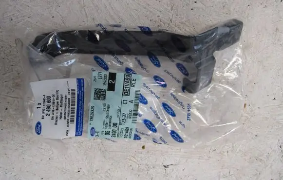 Ford Escape IV Rear bumper mounting bracket LV4B17B919DC