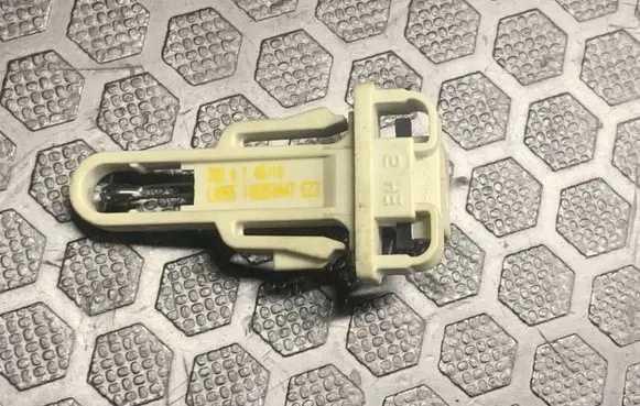 BMW 5 F10 F11 Interior temperature sensor 13263325