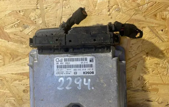 Opel Zafira A Engine control unit/module 24417169 28SA4802 0281010268