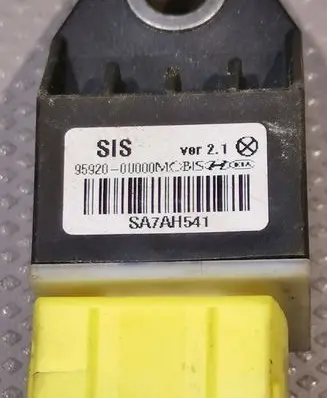 Hyundai i40 Airbag deployment crash/impact sensor