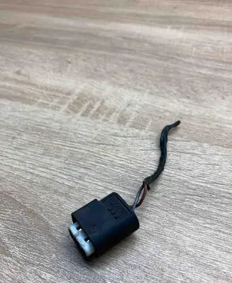 BMW 3 E46 Plug wire 8373330