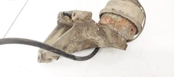 Volvo S80 Engine mount bracket