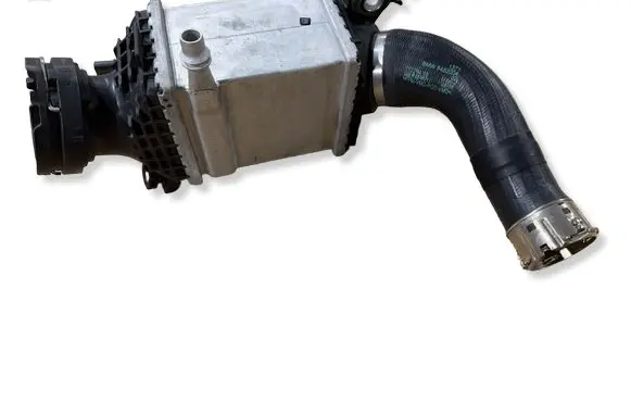 BMW 8 G16 Intercooler radiator 8660688 22828110