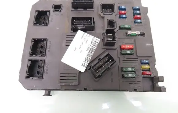 Peugeot 206 Central body control module 9645747580 S118085110D