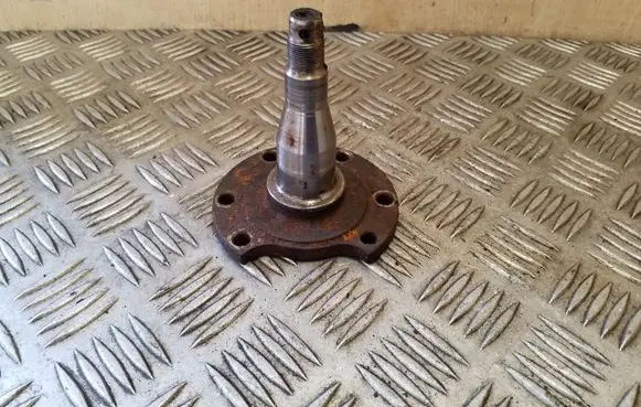 Audi A6 S6 C4 4A Stub axle 