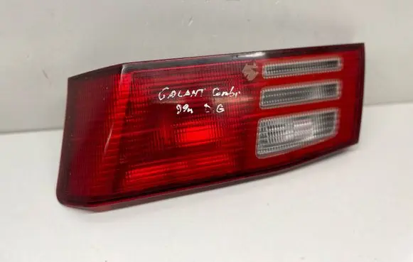 Mitsubishi Galant Tailgate rear/tail lights 22687201