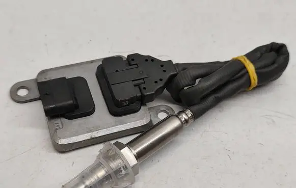 Mercedes-Benz C W205 Lambda probe sensor A0009051512 SNS621A 0009051512