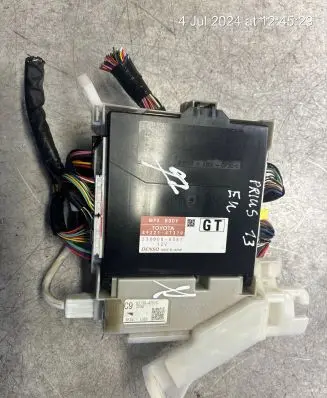 Toyota Prius (XW30) Fuse box set 89221-47370 8922147370 238000-4081