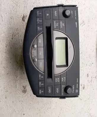 Toyota RAV 4 (XA30) Radio/CD/DVD/GPS head unit 8612042220 TT3571A