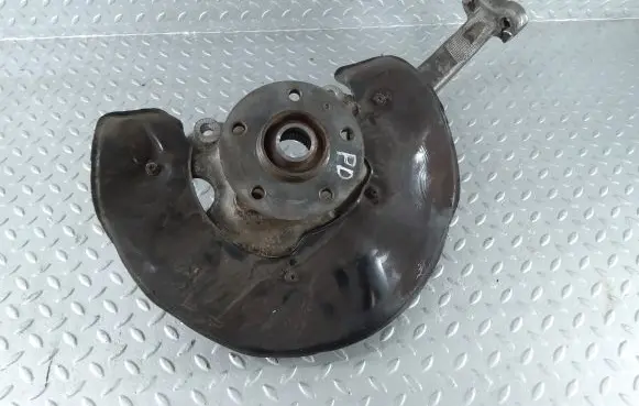 Front wheel hub