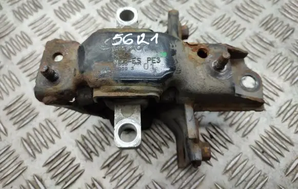 Volkswagen Polo V 6R Engine mount bracket