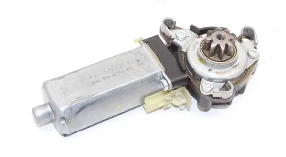 Mercedes-Benz ML W164 Seat adjustment motor 0390203004